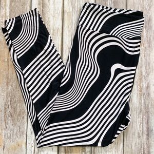NWOT LuLaRoe TC2 Black & White Leggings